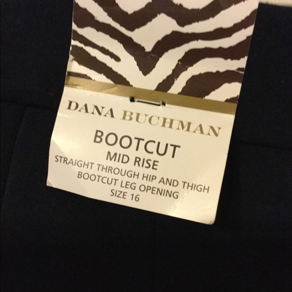 PD🔽Dana Buchman black slacks boot cut size 16